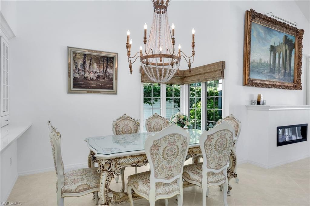 635 Bridgeway Ln, Naples, FL 34108-17