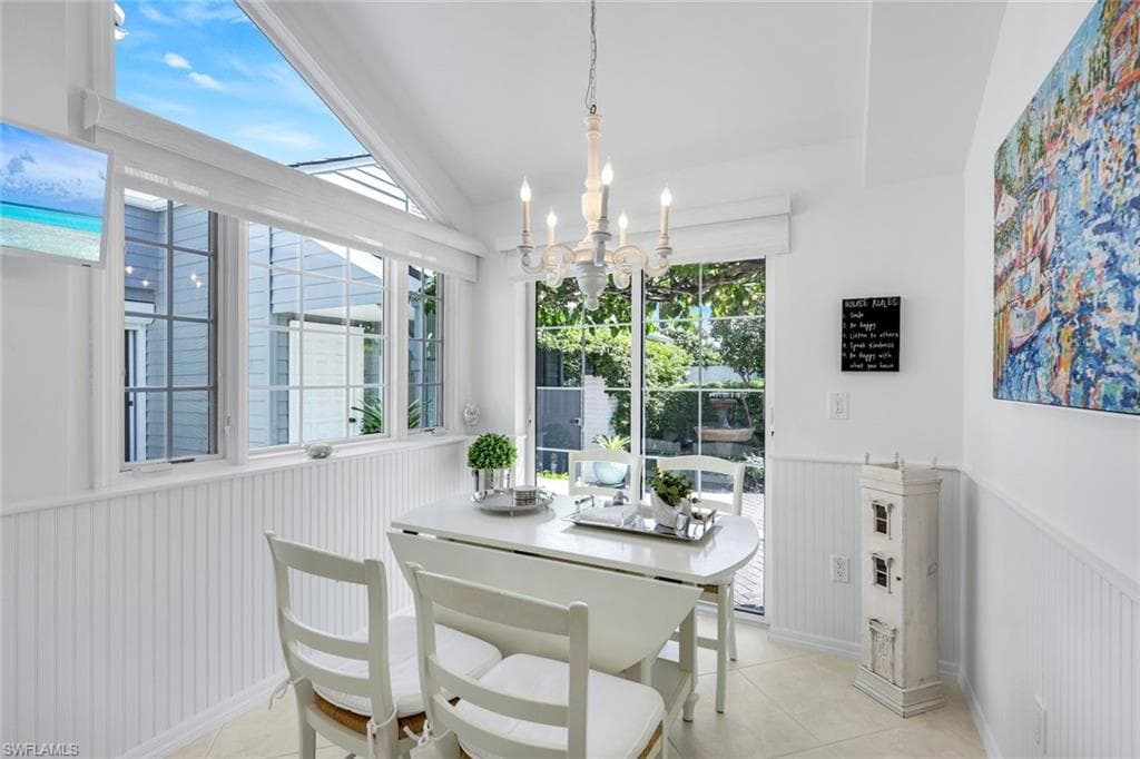 635 Bridgeway Ln, Naples, FL 34108-19