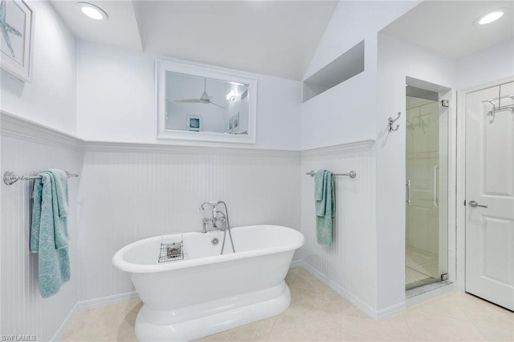 635 Bridgeway Ln, Naples, FL 34108-23