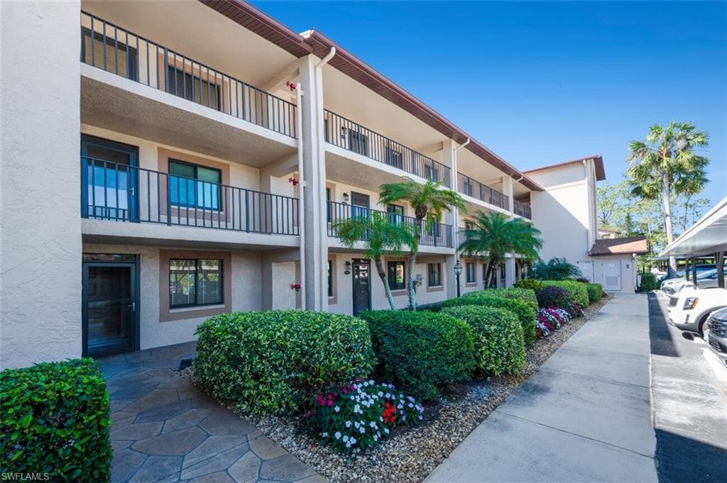 7320 Saint Ives Way 4303, Naples, FL 34104-2