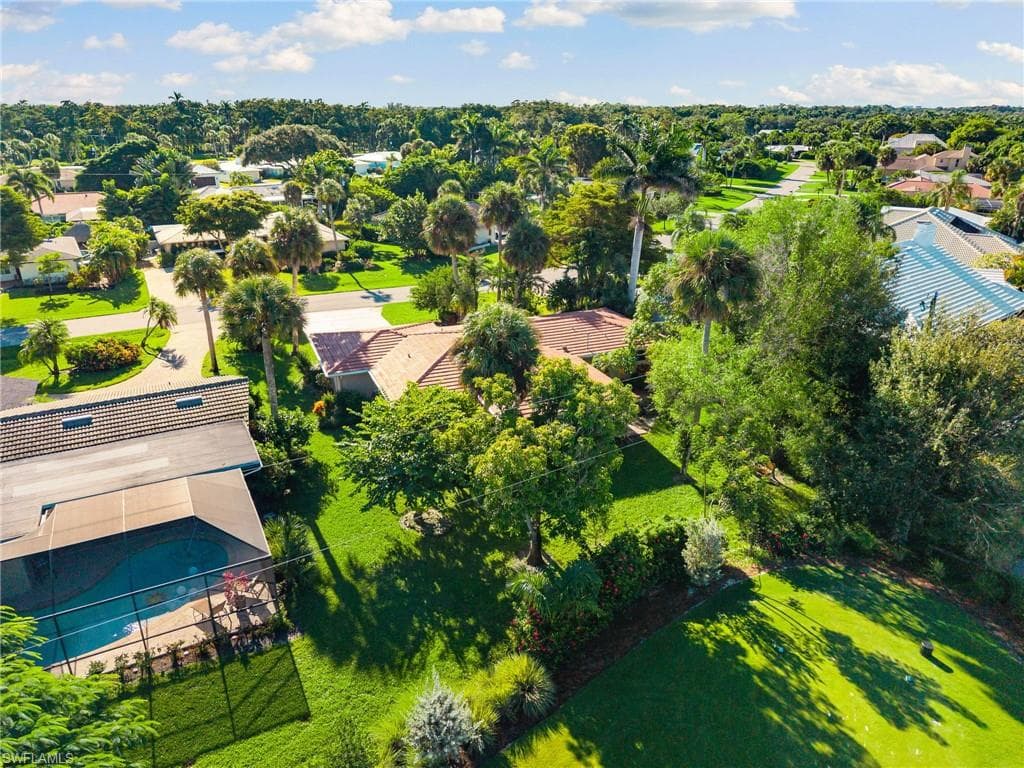 77 Cypress Point Dr, Naples, FL 34105-19