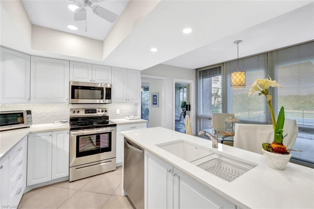 4051 Gulf Shore Blvd N 300, Naples, FL 34103-16