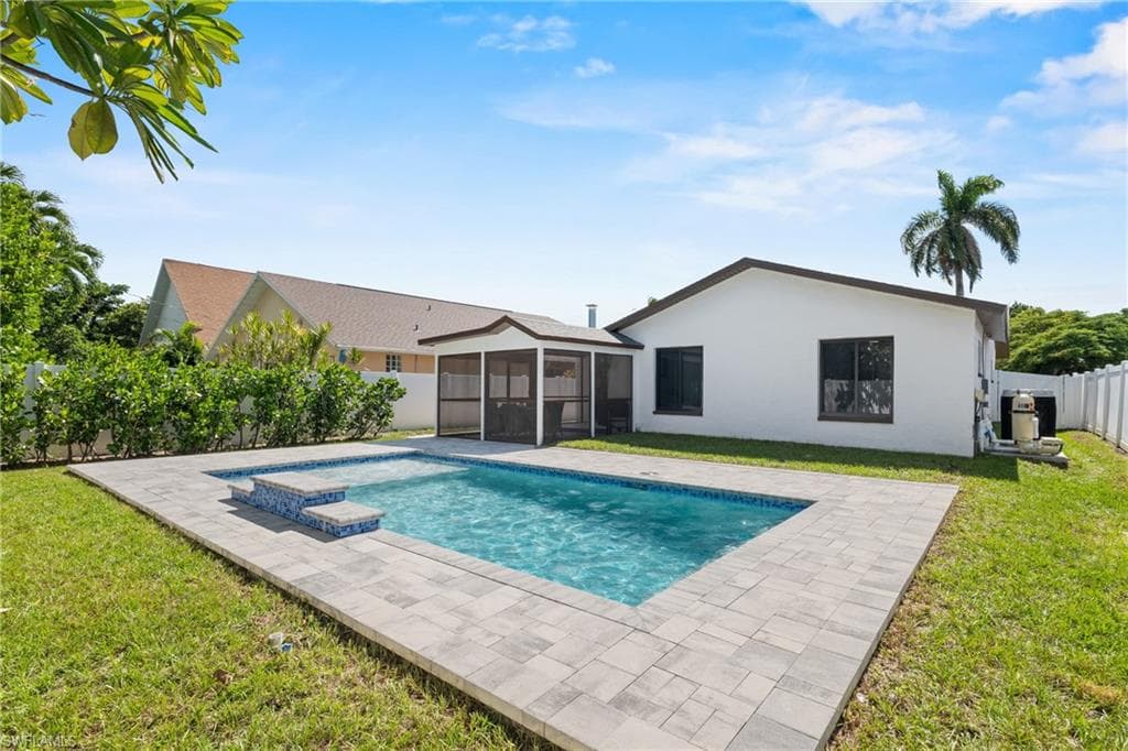 731 102nd Ave N, Naples, FL 34108-18