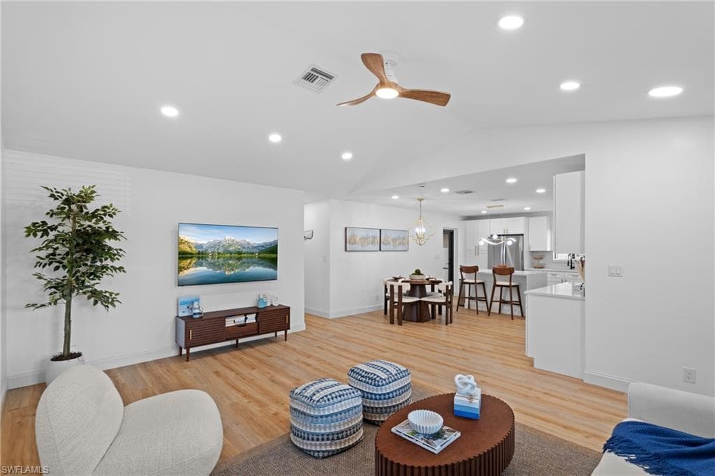 731 102nd Ave N, Naples, FL 34108-4