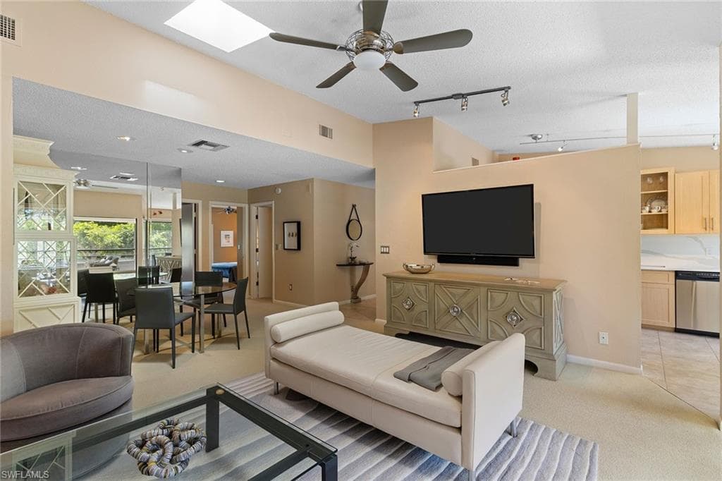 927 8th Ave S 927, Naples, FL 34102-10