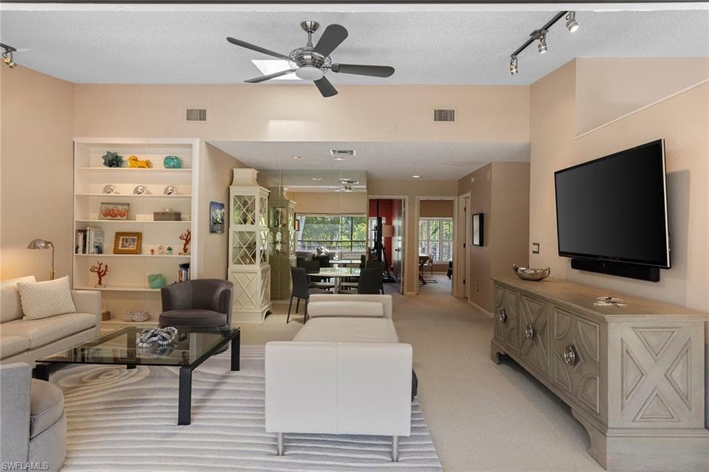 927 8th Ave S 927, Naples, FL 34102-11