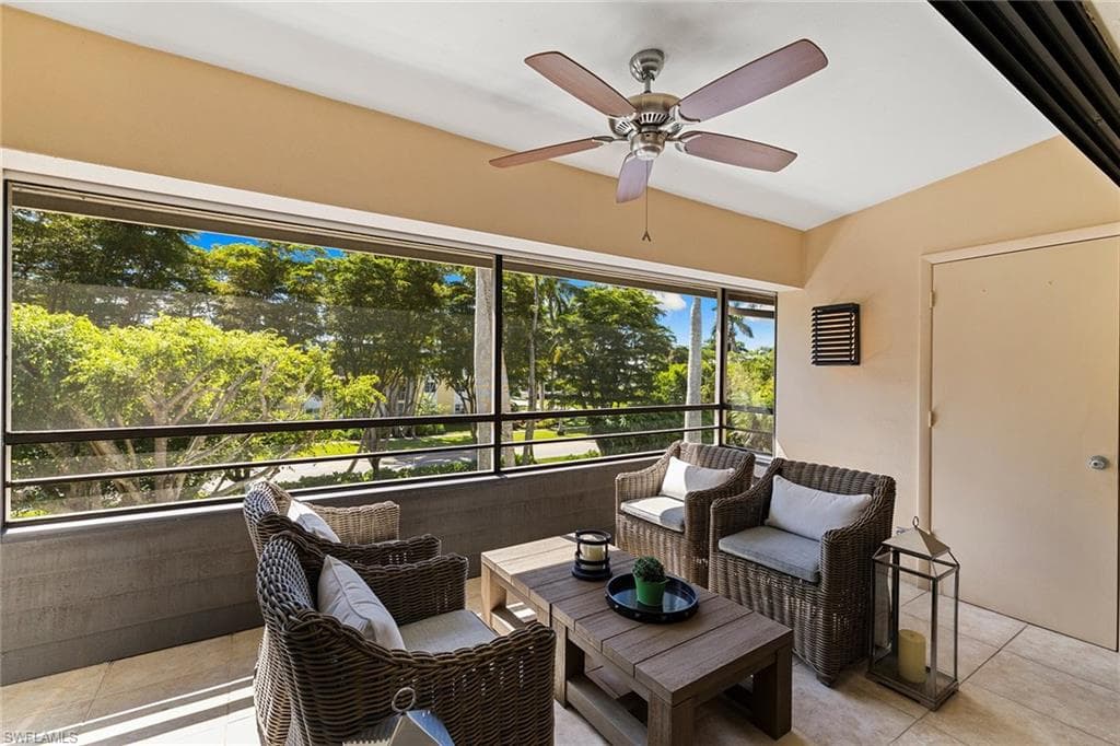 927 8th Ave S 927, Naples, FL 34102-19