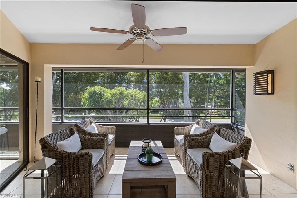 927 8th Ave S 927, Naples, FL 34102-20