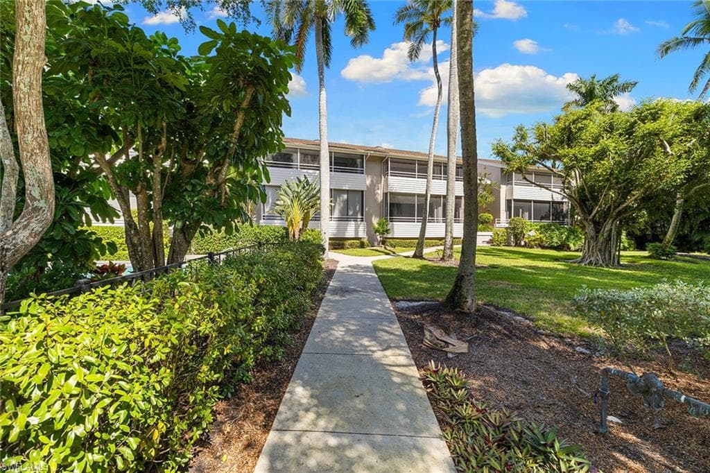 927 8th Ave S 927, Naples, FL 34102-28