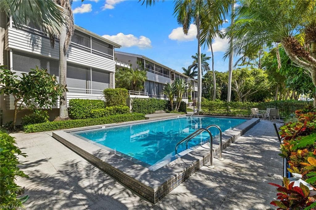 927 8th Ave S 927, Naples, FL 34102-31