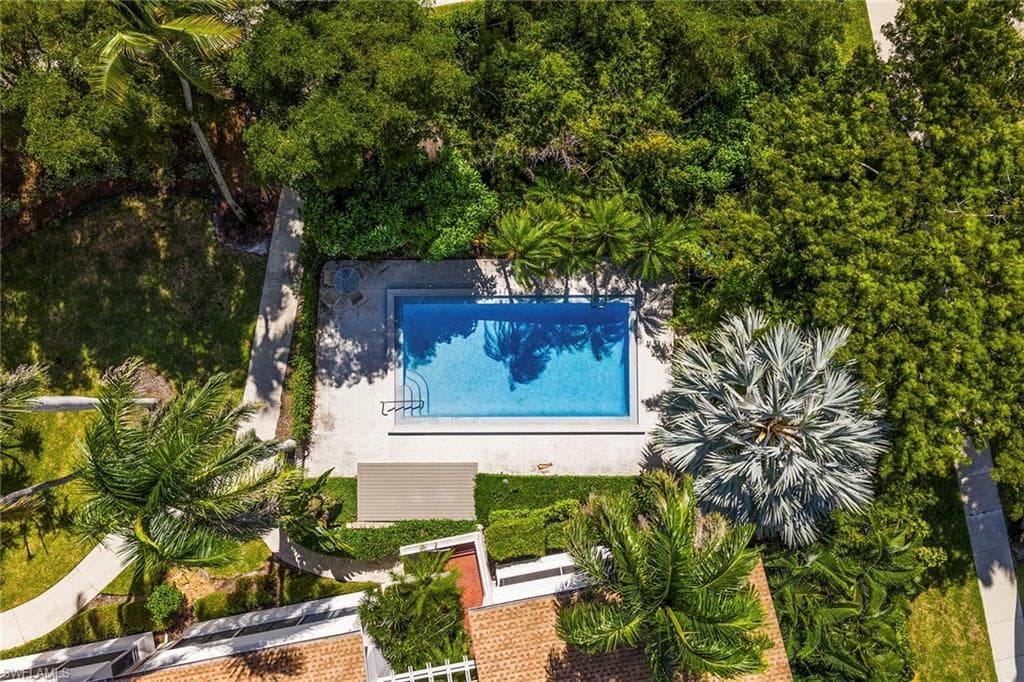 927 8th Ave S 927, Naples, FL 34102-37