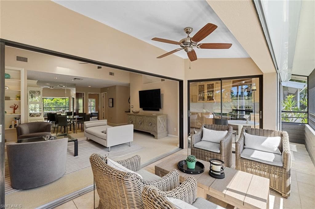 927 8th Ave S 927, Naples, FL 34102-2