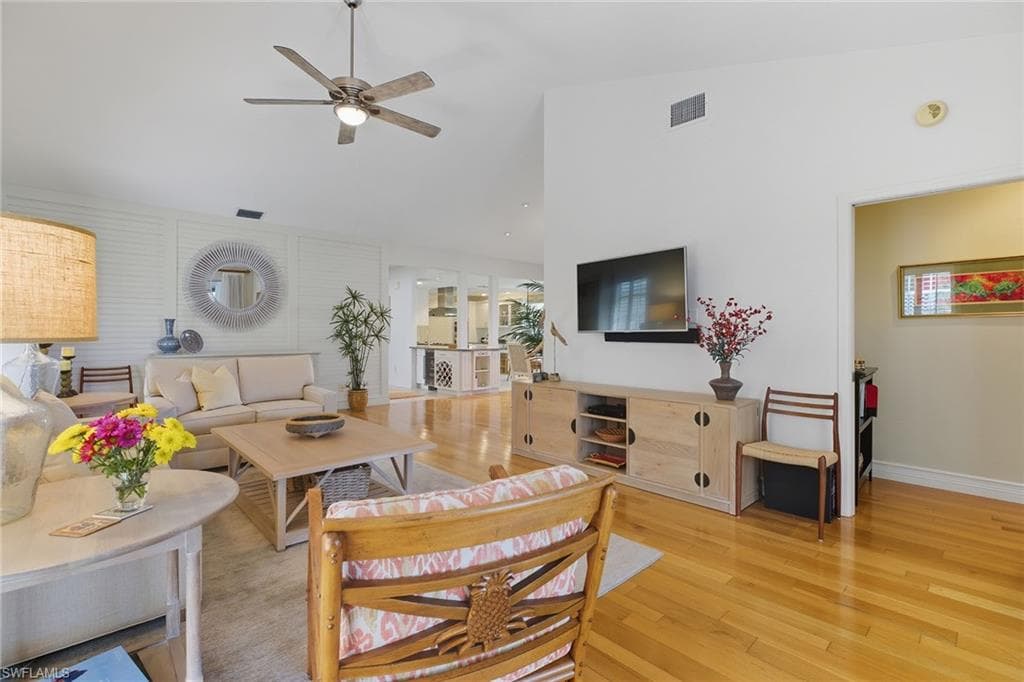 202 Edgemere Way S, Naples, FL 34105-10