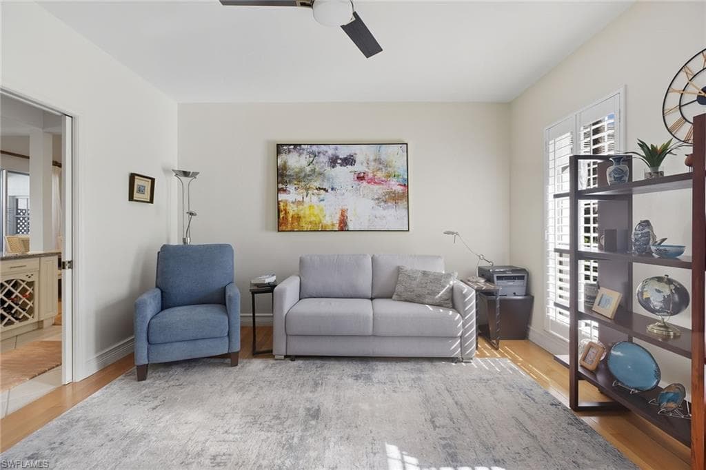 202 Edgemere Way S, Naples, FL 34105-12