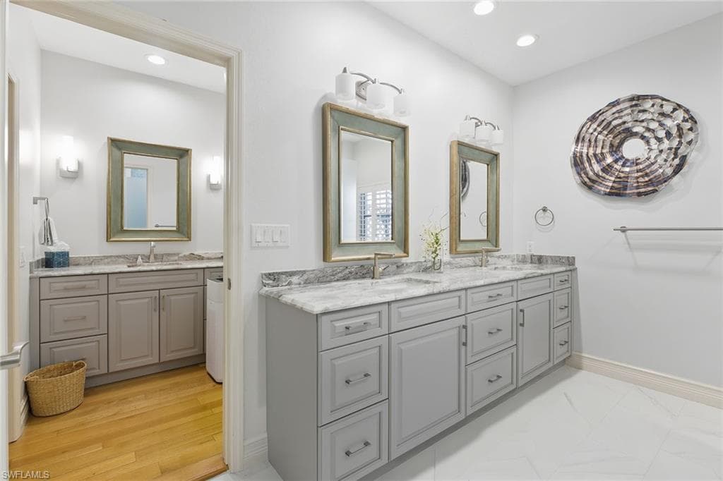 202 Edgemere Way S, Naples, FL 34105-18