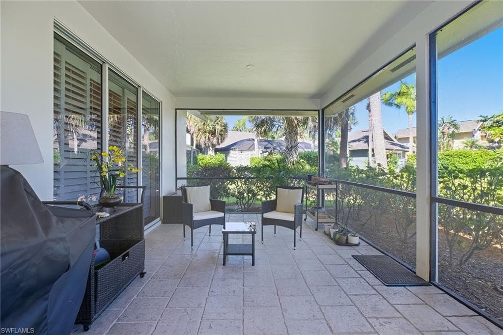 202 Edgemere Way S, Naples, FL 34105-28