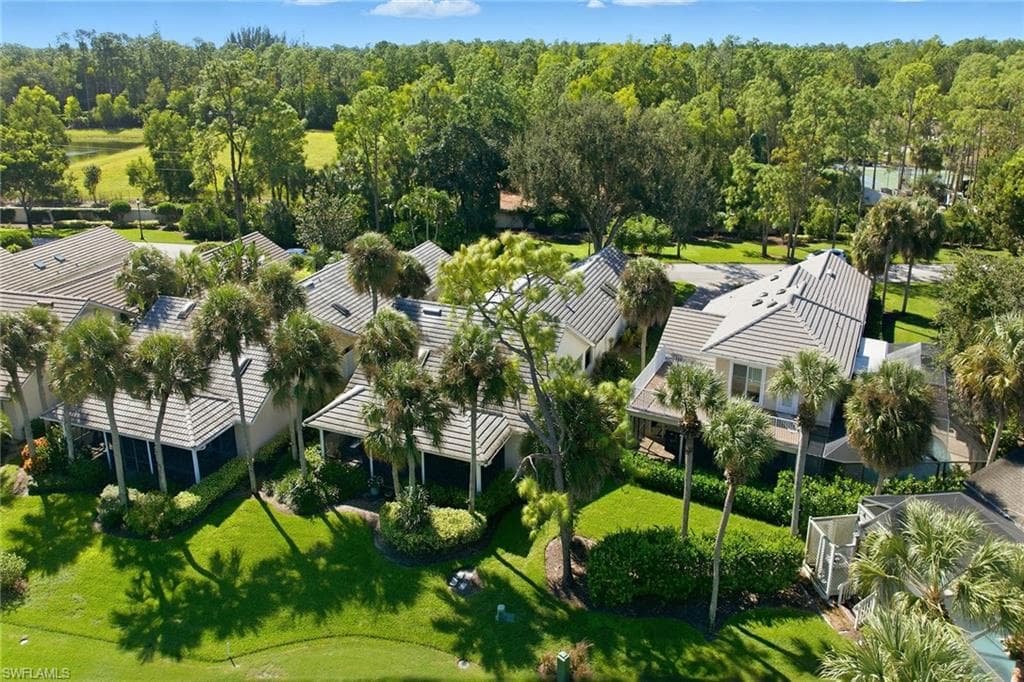 202 Edgemere Way S, Naples, FL 34105-32