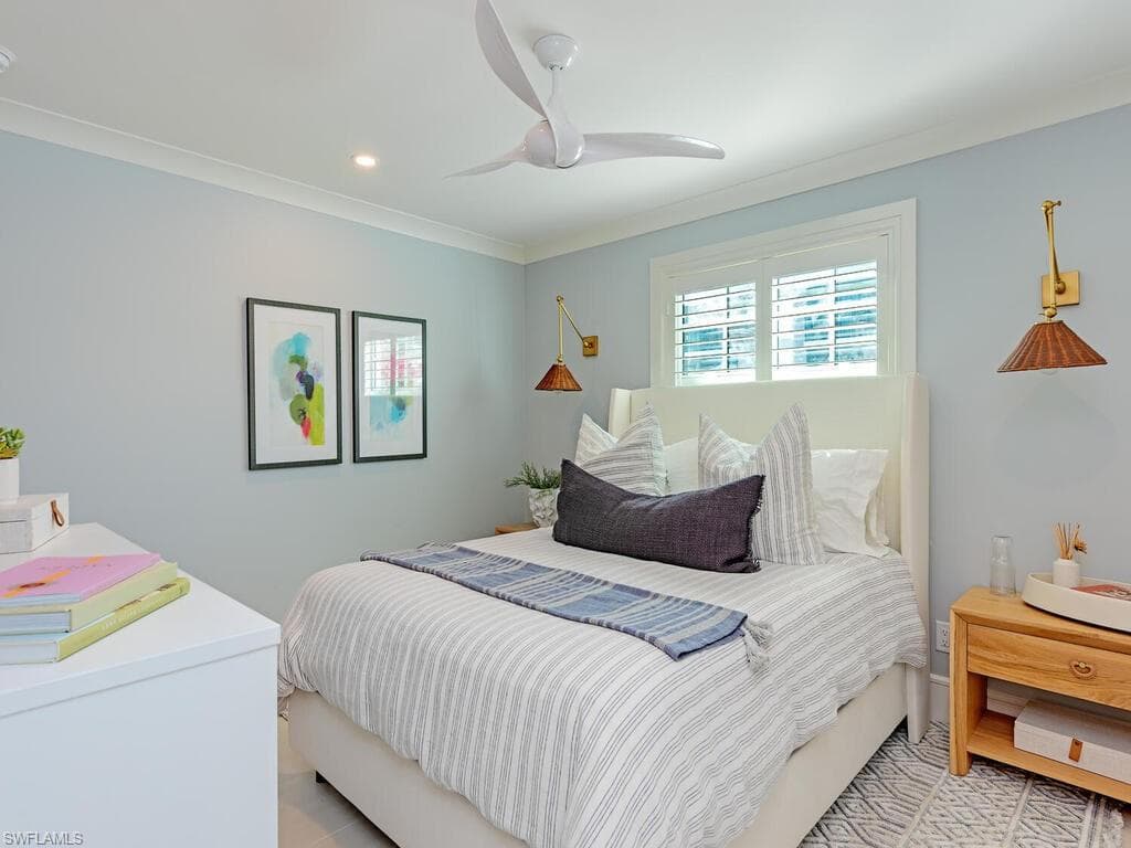 1222 Gordon Dr 4, Naples, FL 34102-9