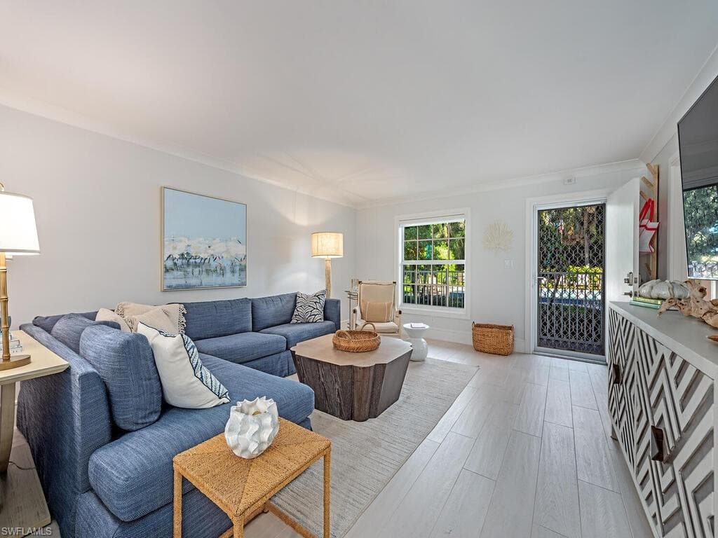 1222 Gordon Dr 4, Naples, FL 34102-2