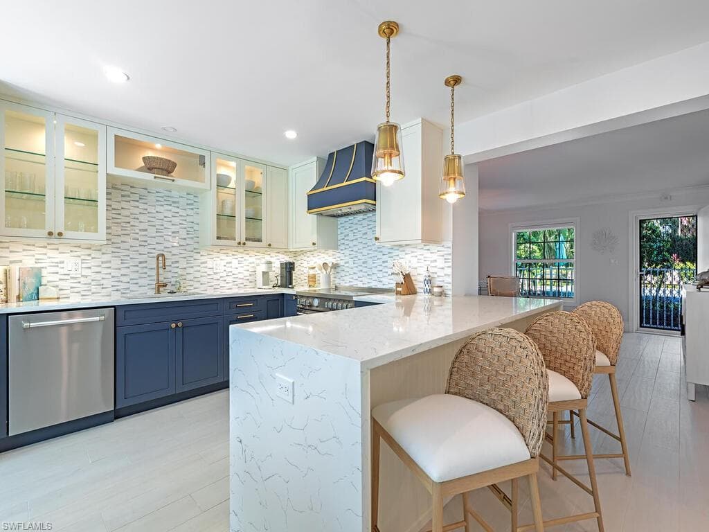 1222 Gordon Dr 4, Naples, FL 34102-6