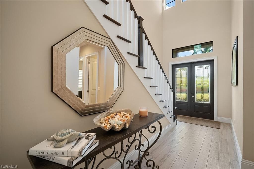 699 98th Ave N, Naples, FL 34108-3