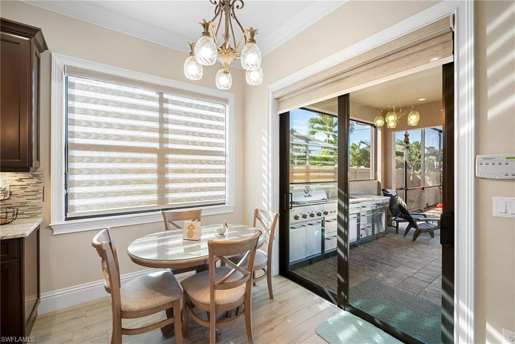 699 98th Ave N, Naples, FL 34108-7