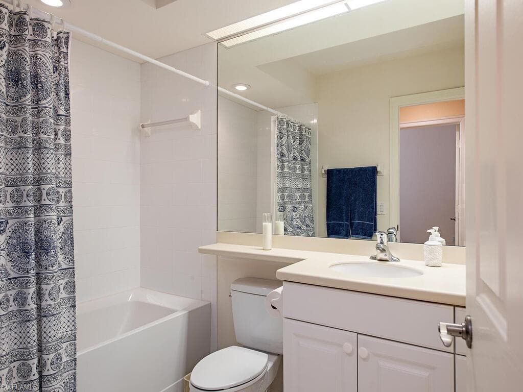 8516 Via Lungomare Cir 104, Estero, FL 33928-9