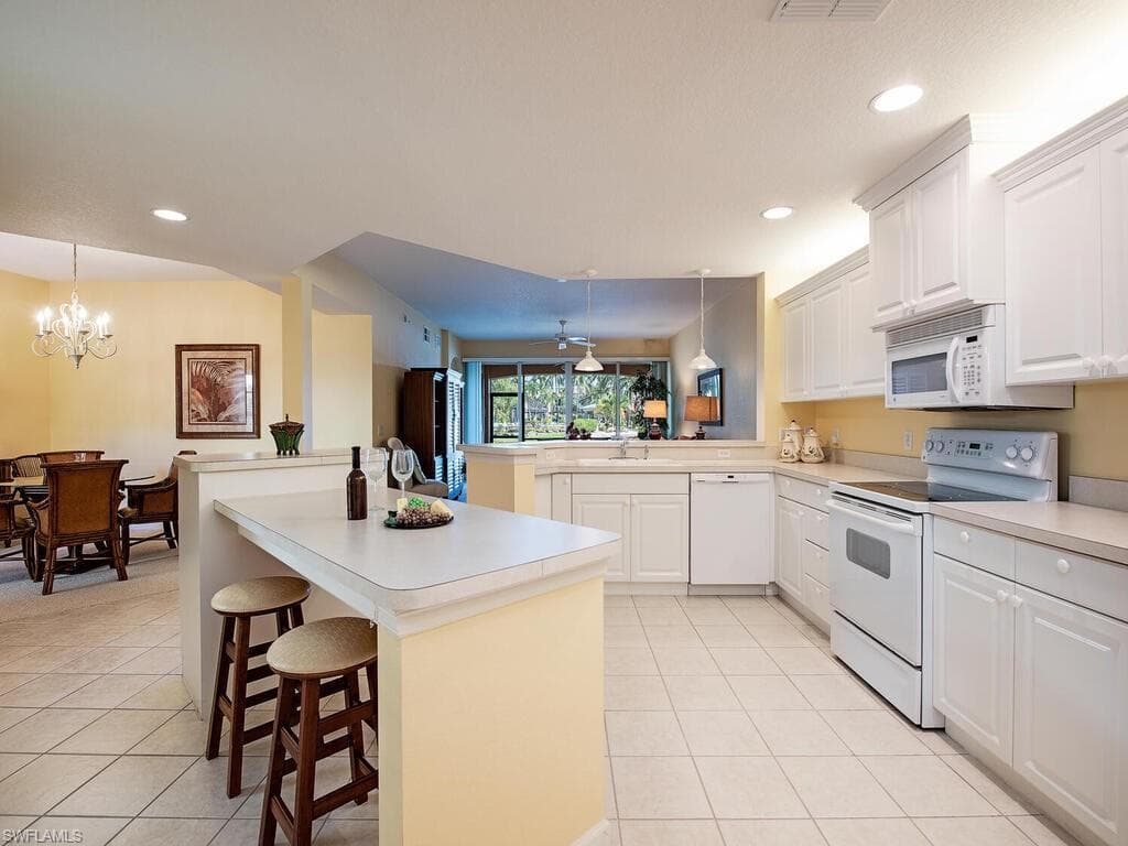 8516 Via Lungomare Cir 104, Estero, FL 33928-4