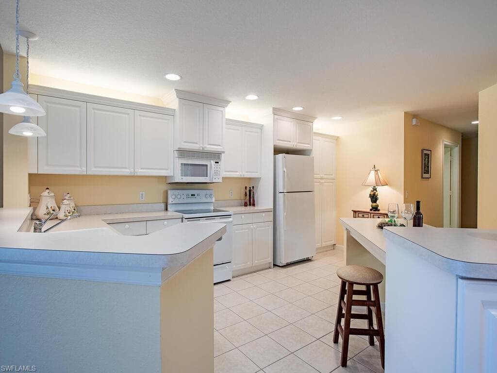 8516 Via Lungomare Cir 104, Estero, FL 33928-5