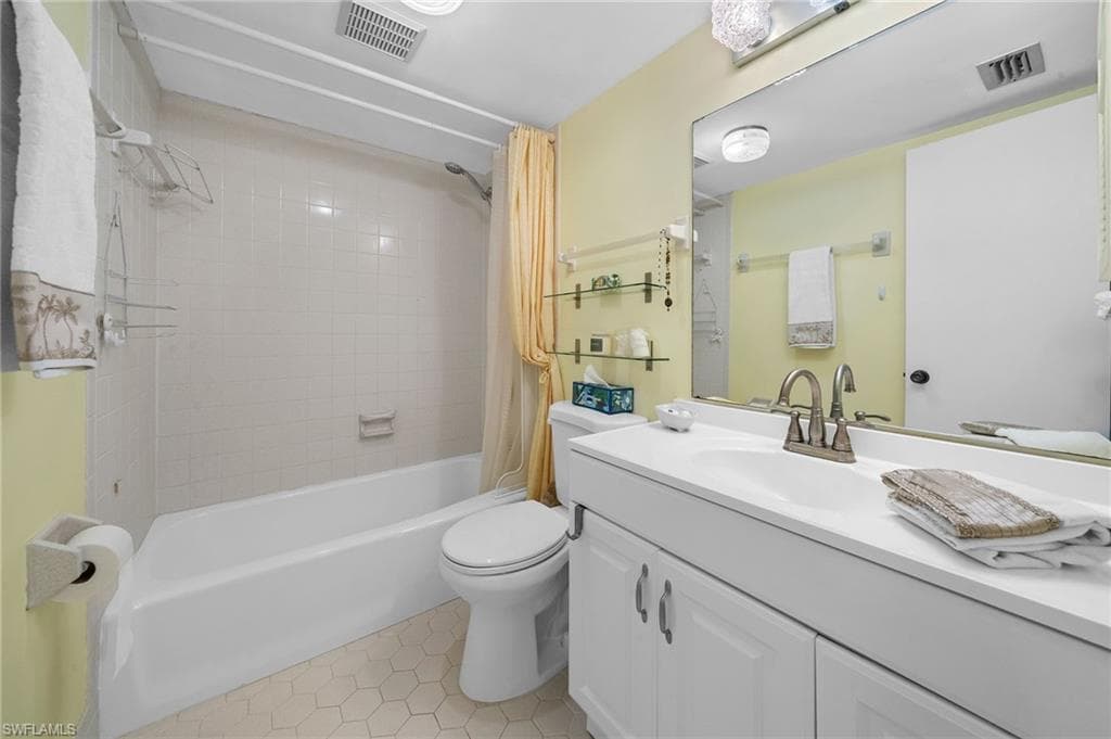 50 Glades Blvd 1, Naples, FL 34112-22