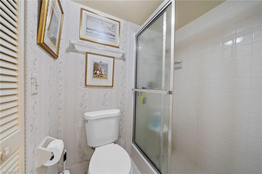 50 Glades Blvd 1, Naples, FL 34112-29