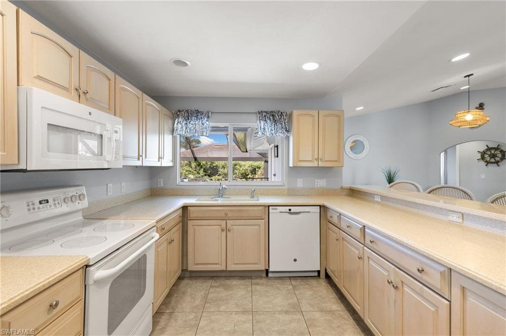 1031 Mendel Ave, Marco Island, FL 34145-10