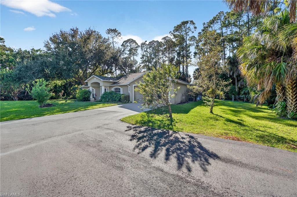 1741 17th St SW, Naples, FL 34117-4