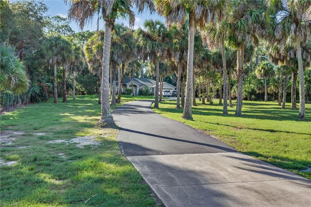 1741 17th St SW, Naples, FL 34117-5