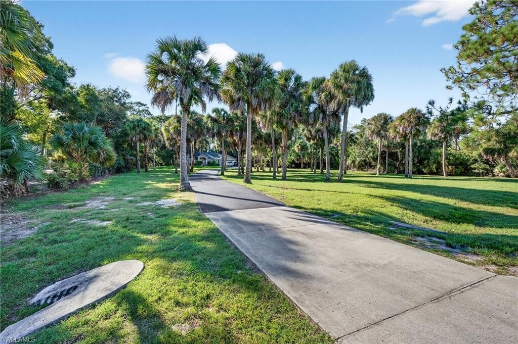 1741 17th St SW, Naples, FL 34117-7