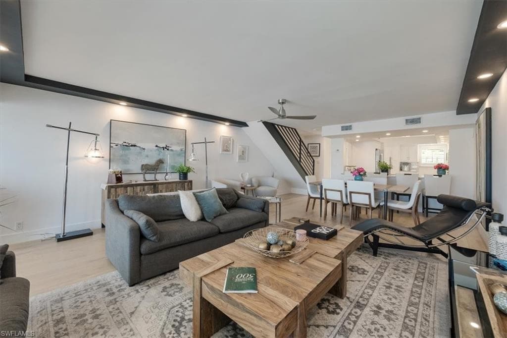 800 River Point Dr 212, Naples, FL 34102-10