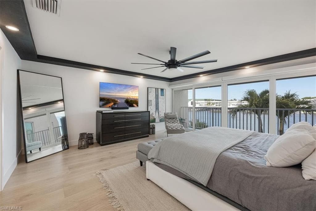 800 River Point Dr 212, Naples, FL 34102-12