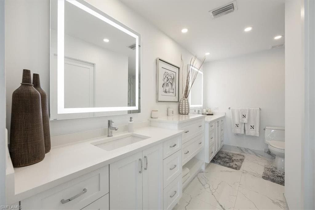 800 River Point Dr 212, Naples, FL 34102-16