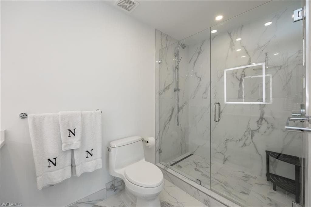 800 River Point Dr 212, Naples, FL 34102-18