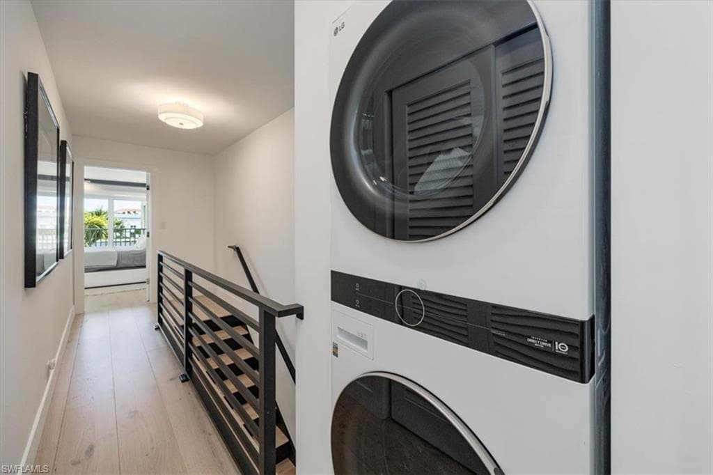 800 River Point Dr 212, Naples, FL 34102-22