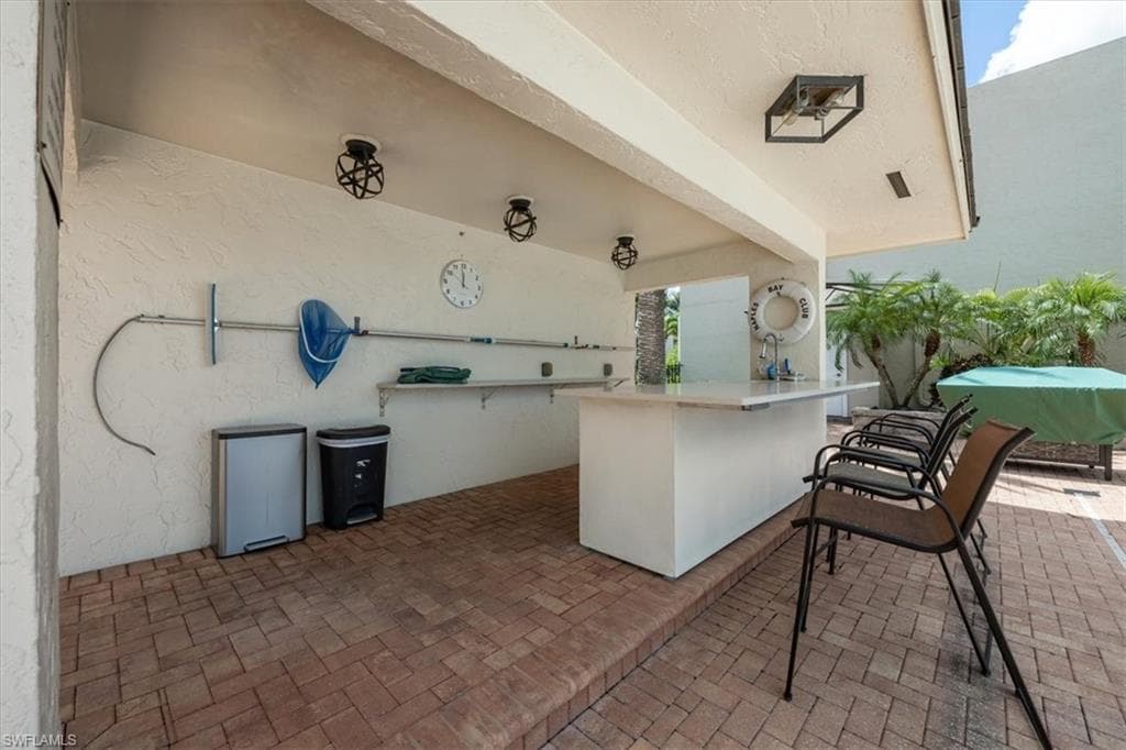 800 River Point Dr 212, Naples, FL 34102-30