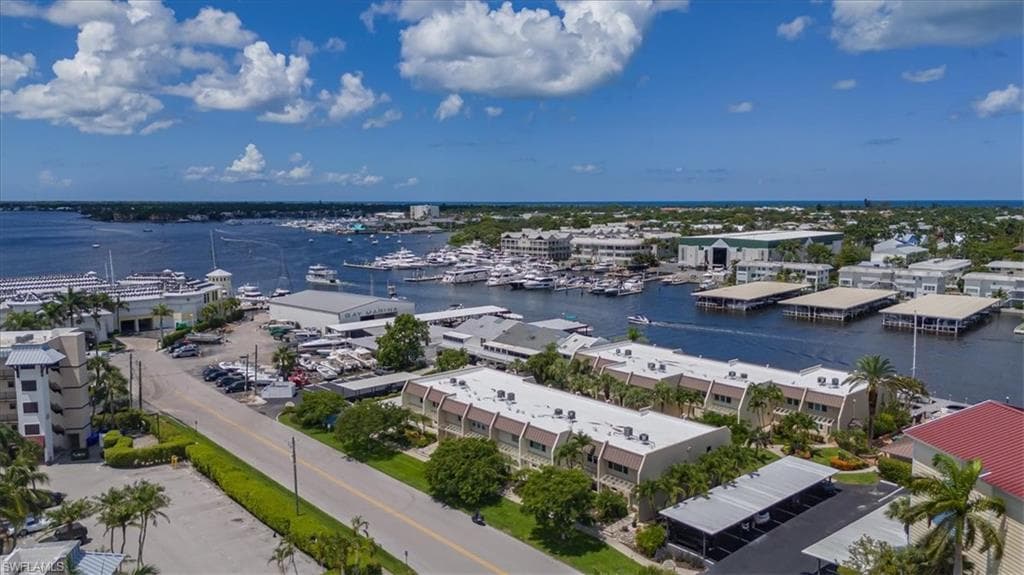 800 River Point Dr 212, Naples, FL 34102-36