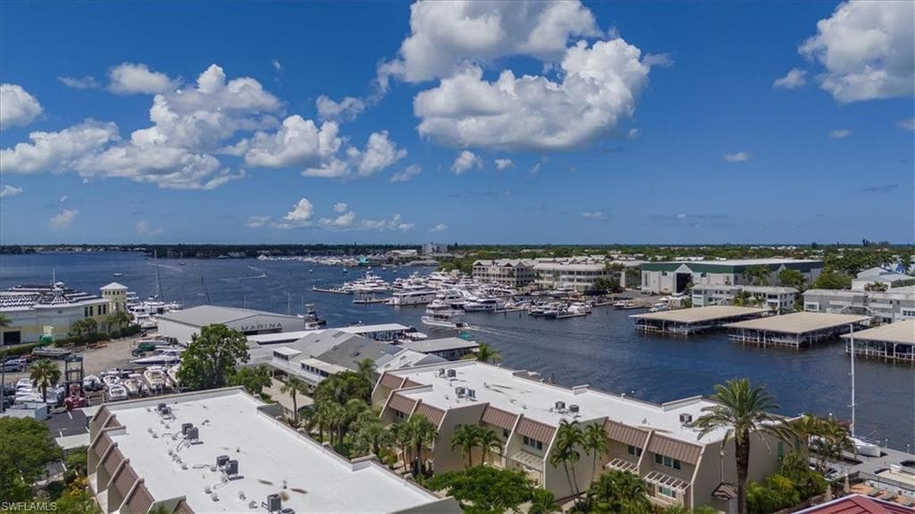 800 River Point Dr 212, Naples, FL 34102-37