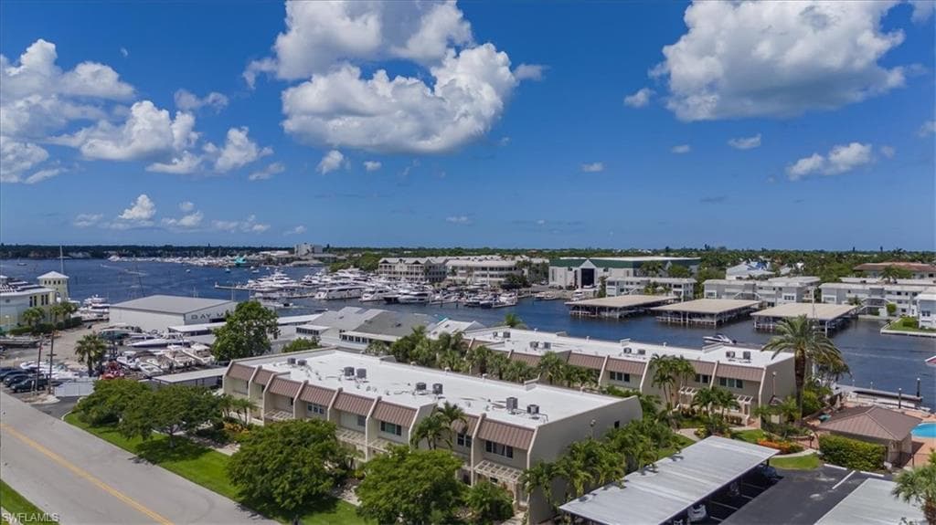 800 River Point Dr 212, Naples, FL 34102-38