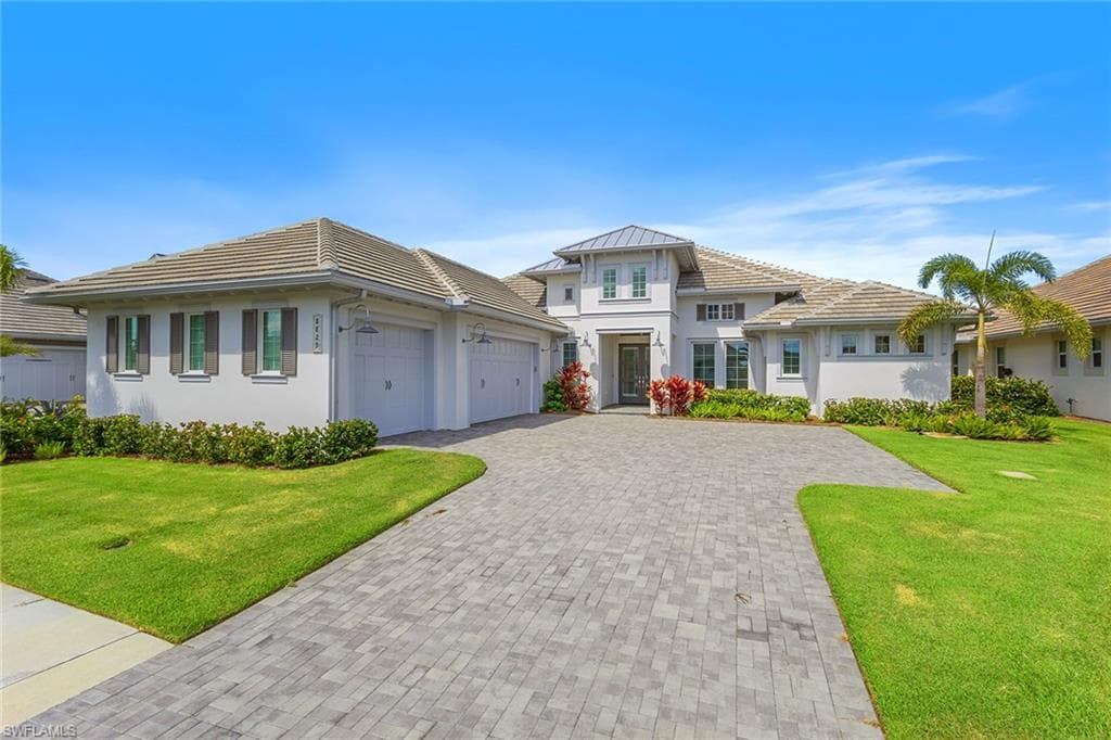 8829 Paradera Ct, Naples, FL 34112-1