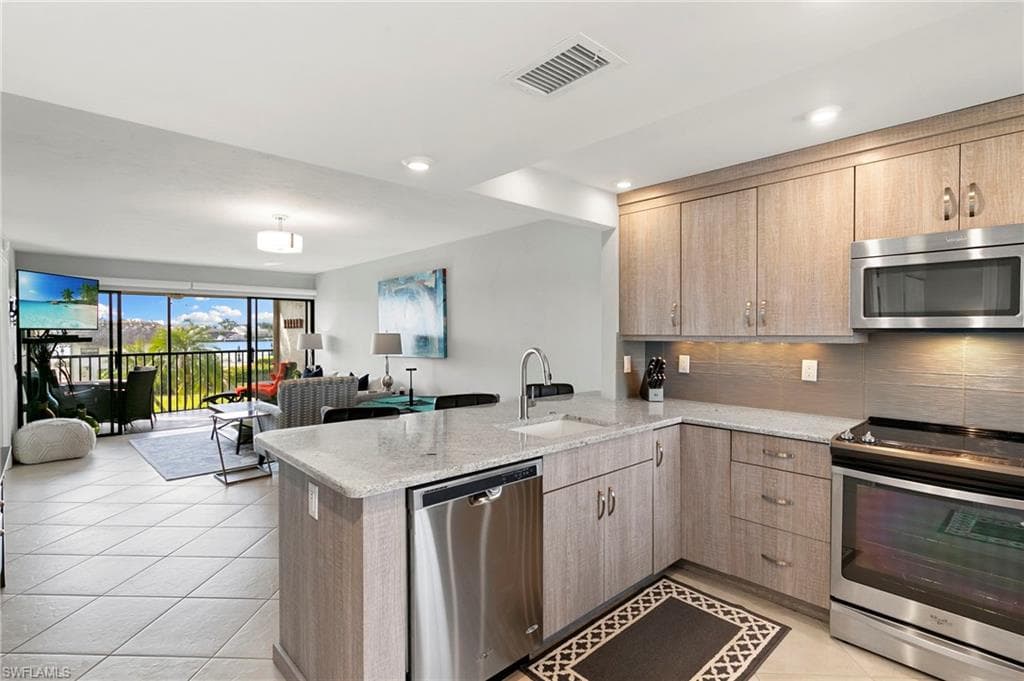 730 Elkcam Cir 210, Marco Island, FL 34145-2