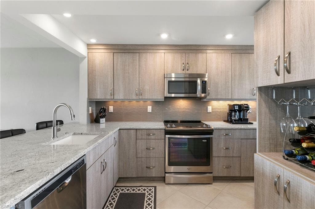 730 Elkcam Cir 210, Marco Island, FL 34145-3