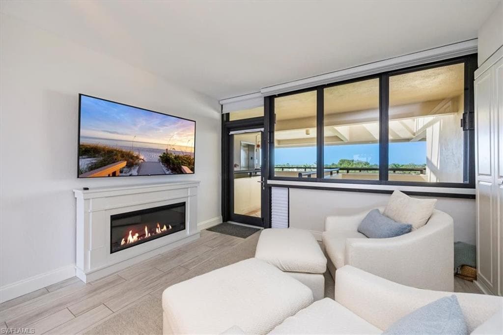 6300 Pelican Bay Blvd 404a, Naples, FL 34108-2