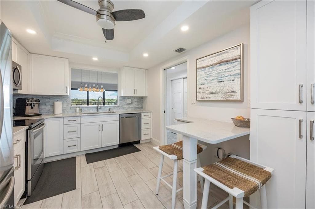 6300 Pelican Bay Blvd 404a, Naples, FL 34108-3