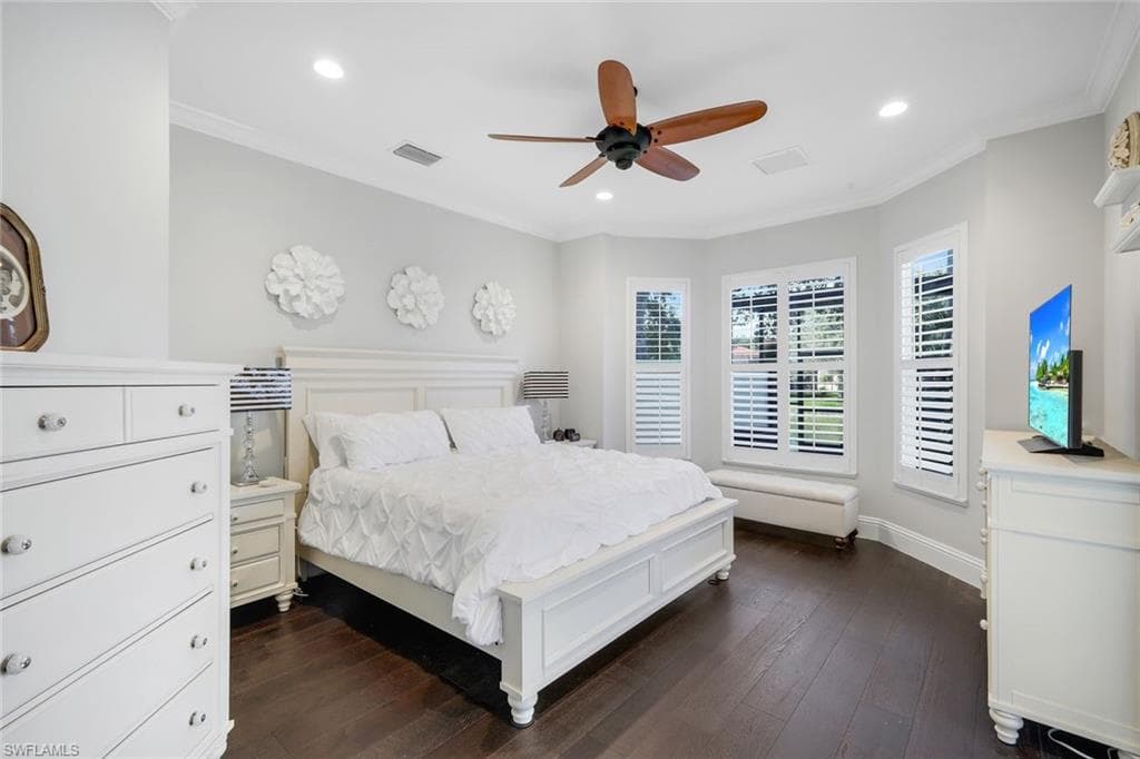 915 Fountain Run, Naples, FL 34119-13